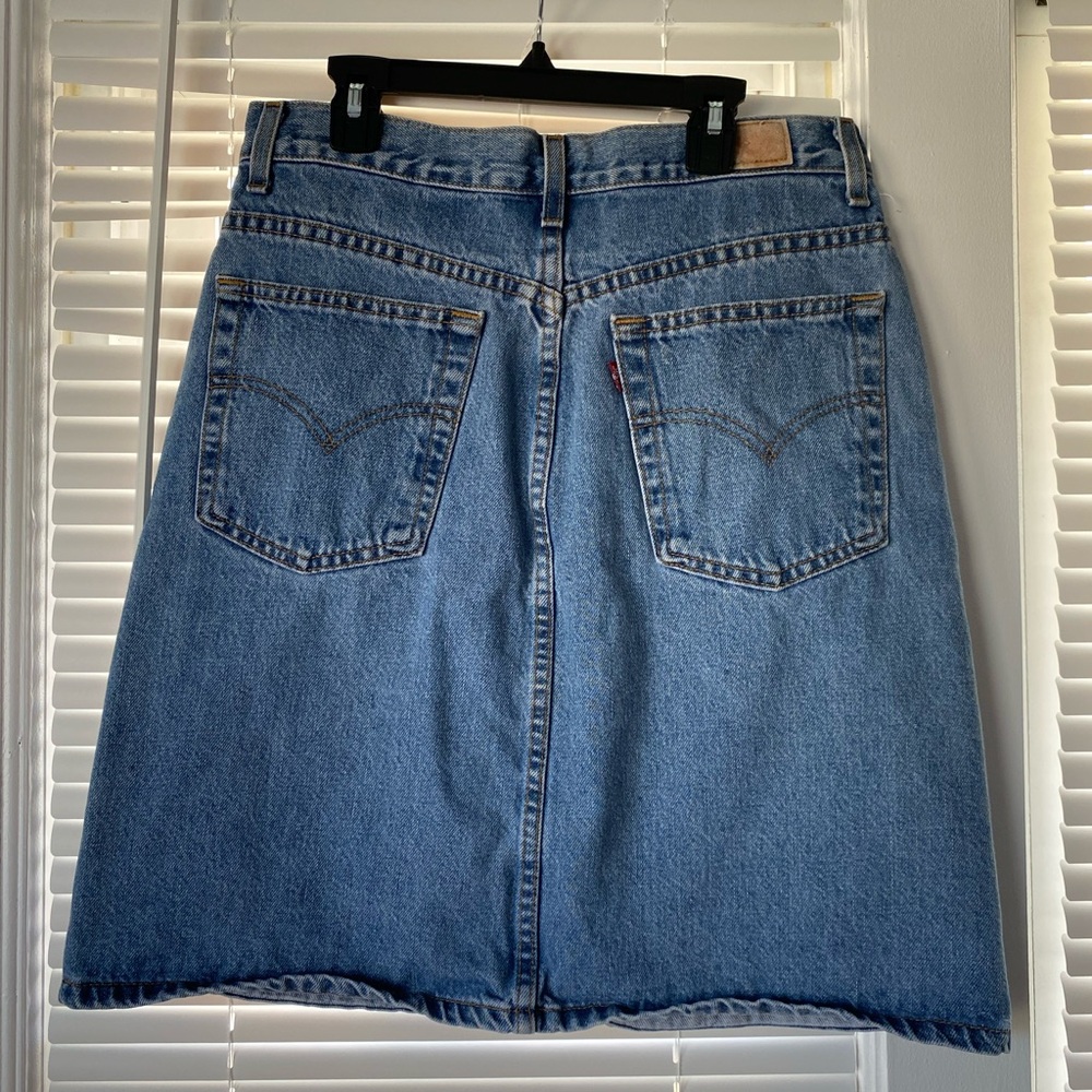 Levi’s Red Tab Vtg Y2K Light Wash Knee Denim Jean Slit Skirt Mom Style Classic 8 - Picture 4 of 9